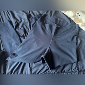 Old Navy High-Rise PowerChill Leggings in Navy